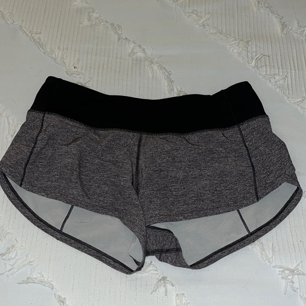 Lululemon Speed Up 2.5 shorts